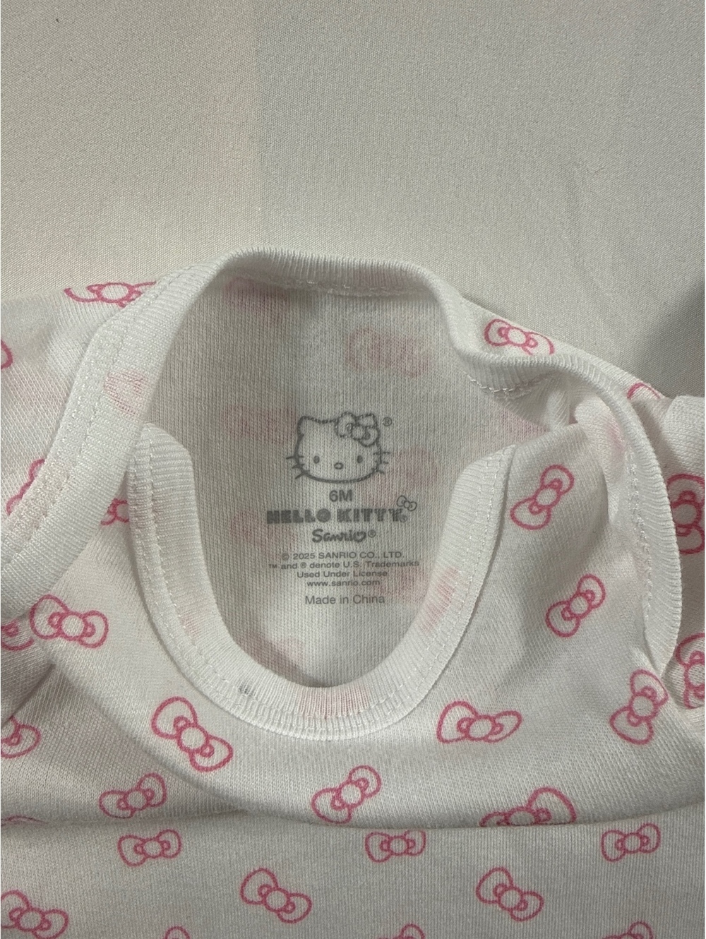 Infant 6 Month Old Hello Kitty Sanrio Long Sleeve Body Suit - Picture 4 of 5